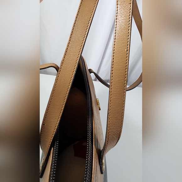 Christian Dior Honeycomb shoulder tote. Small scratches on ext leather. - Picture 8 of 14